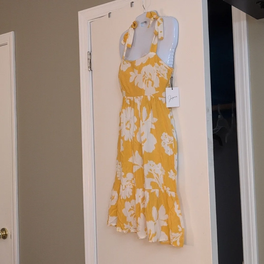 Yellow and White Floral Sundress with Tie Straps - Picture 4 of 15